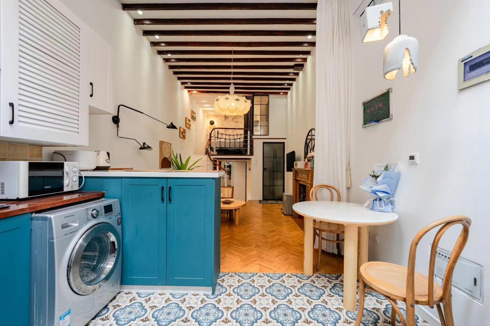 Homestay Downtown Blossom B&b- Yongkang Road Shanghai