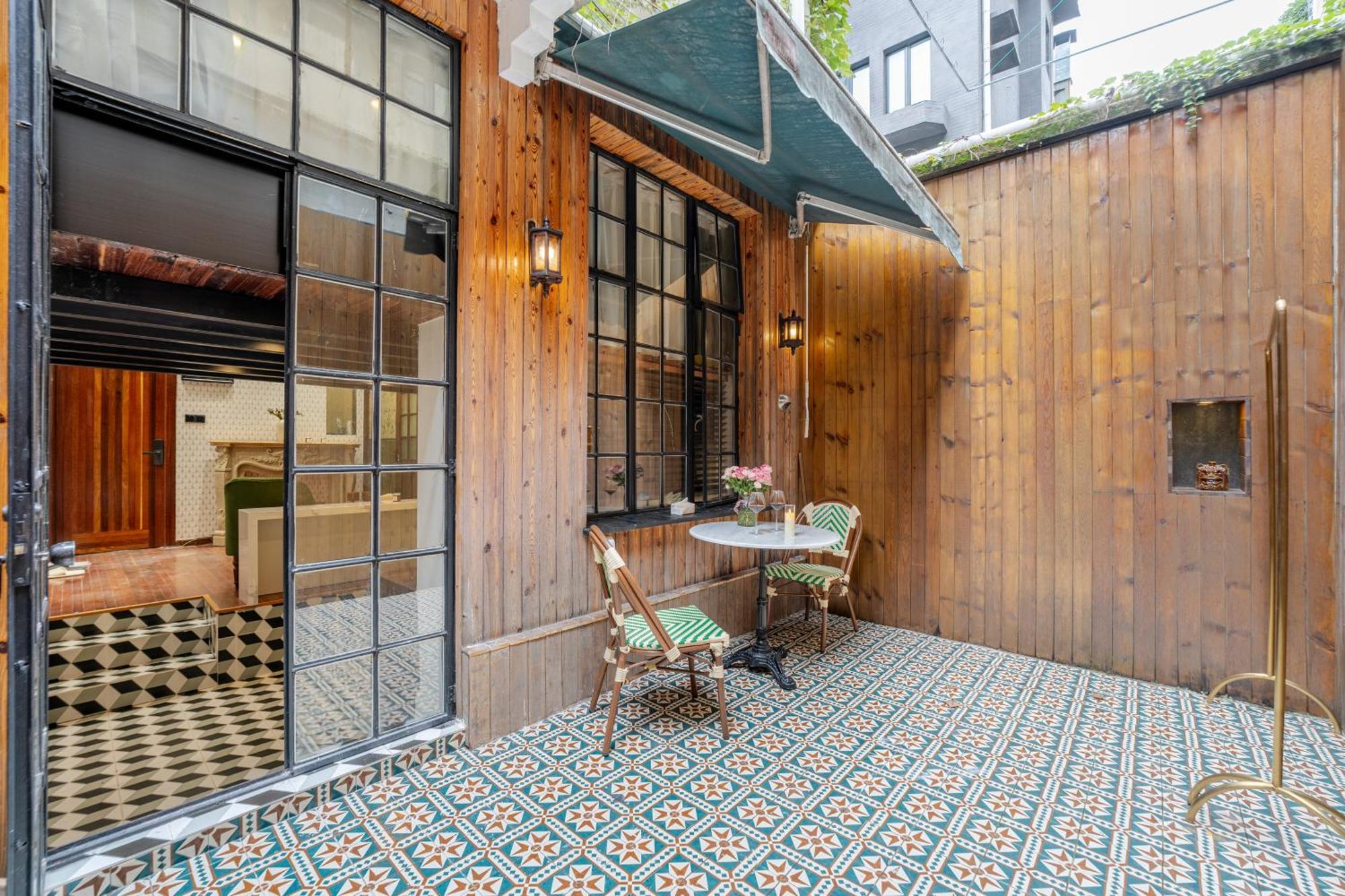 Homestay Downtown Blossom B&b- Yongkang Road Shanghai